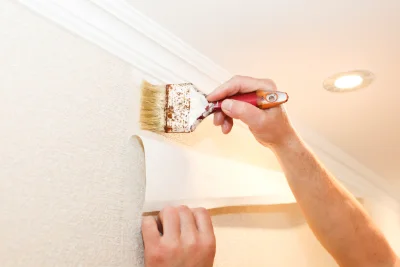 Pose de papier peint à Vernusse — revêtements muraux et toiles de verre